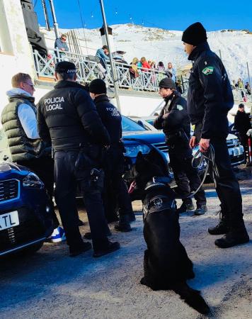 La Unidad Canina (UCAN) de la Policía Local de Rincón de la Victoria participa en las V Jornadas de Unidades Caninas Policiales de Sierra Nevada