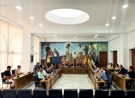 El Pleno del Ayuntamiento de Rincón de la Victoria impulsa la candidatura del arte rupestre paleolítico de Málaga en la que se incluyen las cuevas de El Cantal para ser Patrimonio Mundial de la UNESCO