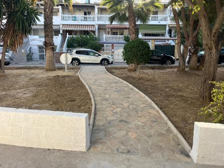 El Ayuntamiento de Rincón de la Victoria mejora la movilidad entre urbanizaciones en el centro urbano de La Cala del Moral