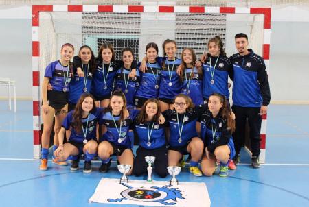 El equipo femenino cadete del Club de Hockey La Candelaria de Benagalbón se alza con el título de subcampeón en el Campeonato de Andalucía Cadete