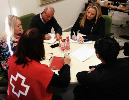 Reunión de la concejala de Bienestar Social con la Asamblea Local de Cruz Roja Rincón de la Victoria