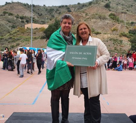 Jubilación de la profesora del CEIP María del Mar Romera, Herminia Ortiz
