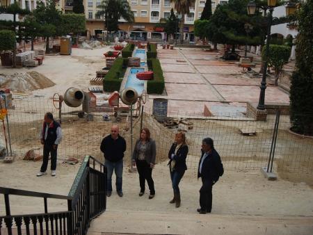 Las obras de la plaza Gloria Fuertes revitalizará la actividad comercial de La Cala