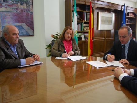 El Gobierno contrata las obras de mejora del Camino Viejo de Vélez por 1.4 millones de euros