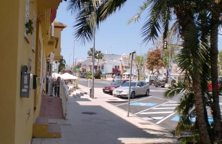 El Ayuntamiento de Rincón de la Victoria renovará el acerado de la Avenida de Málaga de La Cala del Moral