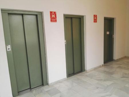 El Ayuntamiento de Rincón mejora la accesibilidad del edificio municipal con la renovación de los ascensores por importe 60.500 euros