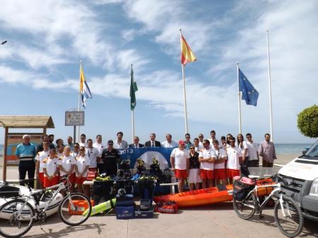 Rincón de la Victoria aumenta los recursos materiales y humanos para su campaña de playas y salvamento marítimo