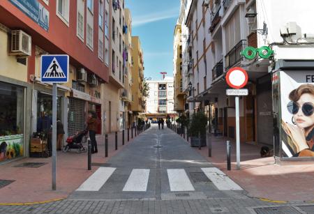 El Ayuntamiento inicia las obras para dotar de mayor espacio peatonal al casco urbano de Rincón de la Victoria