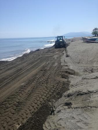 El Ayuntamiento de Rincón de la Victoria y Costas se reúnen para buscar una solución definitiva a los daños por los fuertes temporales en el litoral del municipio