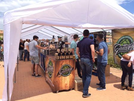 La III Feria de la Cerveza Artesana y Food Truck atrae a casi 4.000 personas a Rincón de la Victoria durante el fin de semana