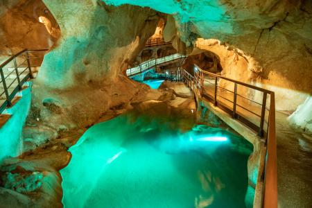 La Cueva del Tesoro de Rincón de la Victoria duplica en un año las visitas con 63.510 personas en 2019