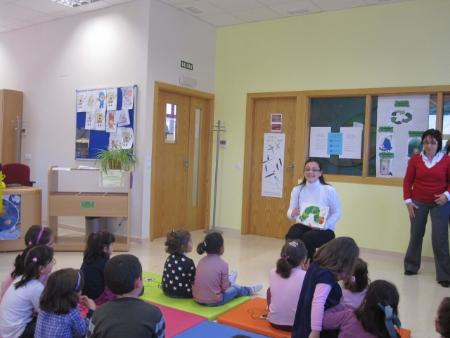 La Biblioteca de Rincón organiza talleres para niños con motivo del mes de la Ecología