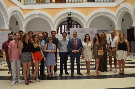 El Ayuntamiento de Rincón de la Victoria expone los proyectos de la Escuela de Arquitectura de Málaga sobre la mejora de la movilidad en el centro urbano