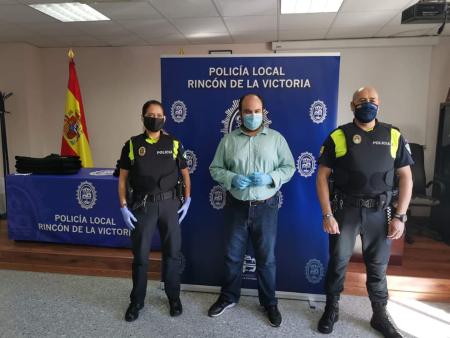 El Ayuntamiento de Rincón de la Victoria adjudica una nueva partida de chalecos unipersonales que dotará a la totalidad de la plantilla de la Policía Local