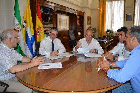 El Ayuntamiento de Rincón de la Victoria contrata las obras del Proyecto de Mejora del Pavimento y Accesibilidad del municipio de una inversión de 300.000 euros