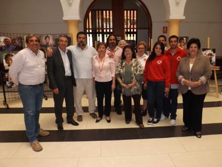 El Ayuntamiento de Rincón expone una muestra fotografías de Cruz Roja para celebrar el Día de África