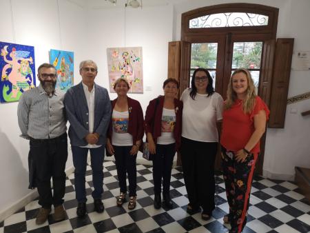 La Sala Mare Nostrum de La Cala del Moral acoge la exposición de pintura `Arte por verdiales´ de las artistas Virtudes y Marian Molina Gámez