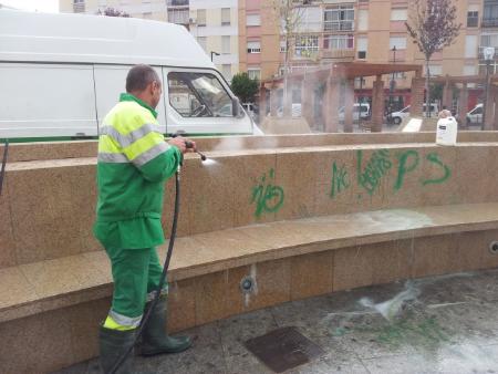 El equipo de gobierno reprueba los actos de vandalismo que se están produciendo durante la huelga de limpieza
