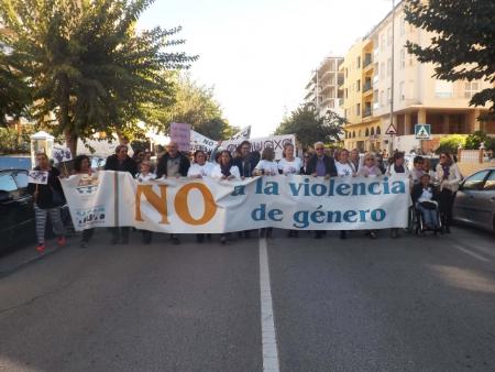 Unas mil personas participan en la marcha pacífica por la erradicación de la Violencia de Género convocada por el Ayuntamiento
