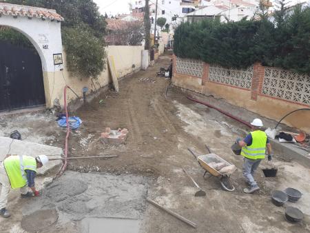 En ejecución las obras de la 3ª Fase del proyecto de mejora de infraestructuras de la Barriada Los Fernández en Torre de Benagalbón
