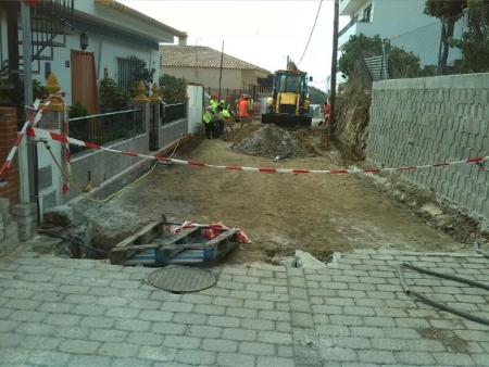 Iniciada la obra de acondicionamiento de calle Albahaca en Benagalbón que dará trabajo a 43 desempleados
