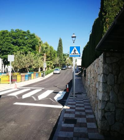 El Ayuntamiento de Rincón de la Victoria continúa ejecutando el proyecto de mejora de pavimentos rodados y peatonales en 15 viales del municipio