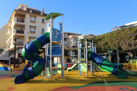 El Ayuntamiento de Rincón de la Victoria llevará a cabo una puesta a punto de los parques infantiles del municipio con motivo de la desescalada