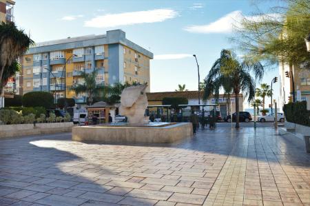 El Gobierno de Rincón de la Victoria proyecta la ampliación de la Plaza Al-Ándalus hacia el sur con una inversión de unos 200.000 euros