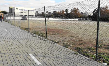 Adjudicadas las obras de acondicionamiento para la nueva ubicación del Mercadillo de Rincón de la Victoria en la explanada de Huerta Julián