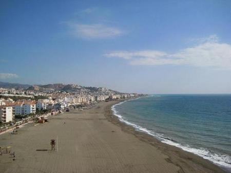 La Junta de Andalucía ratifica la calidad de las aguas de baño de las playas de Rincón de la Victoria