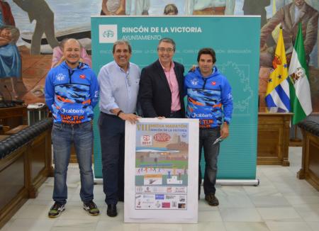La VIII Media Maratón de Rincón de la Victoria estrena nuevo recorrido con la participación de unos 500 deportistas
