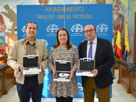 El Ayuntamiento de Rincón de la Victoria firma un acuerdo de colaboración con el Colegio de Veterinarios para la gestión del Registro Municipal de Animales de Compañía