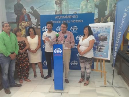 Rincón de la Victoria y la Asociación Brazadas Solidarias lanzan el reto a nadadores del país para sumar los 8.350 kilómetros que unen España e India a nado