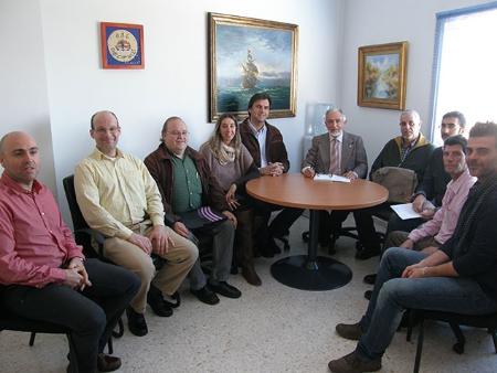 El Ayuntamiento de Rincón de la Victoria se reúne con la Asociación de Parados para establecer cauces de colaboración