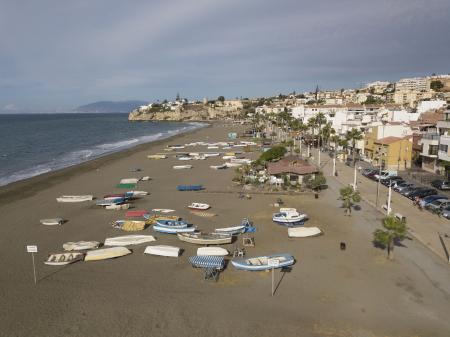 Medio Ambiente desarrolla una campaña de ordenación y control de los varaderos en las playas de municipio