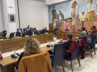 El Ayuntamiento de Rincón de la Victoria confirma el plan de arbolado para las obras de acerado en la Avenida de Málaga
