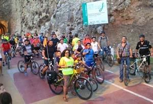 Éxito de convocatoria con 80 participantes en la actividad Biciluna organizada por la Asociación de usuarios de la bicicleta de Málaga, Ruedas Redondas, y la Concejalía de Movilidad Sostenible del Ayuntamiento de Rincón de la Victoria