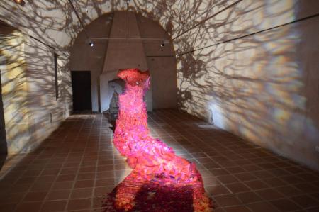 Inaugurada la exposición `Casandra' en Casa Fuerte Bezmiliana de Rincón de la Victoria