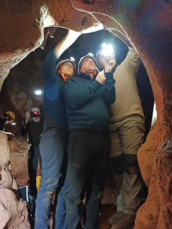Un equipo internacional de investigación trabaja para refrendar las fechas del Arte Rupestre de la Cueva de la Victoria