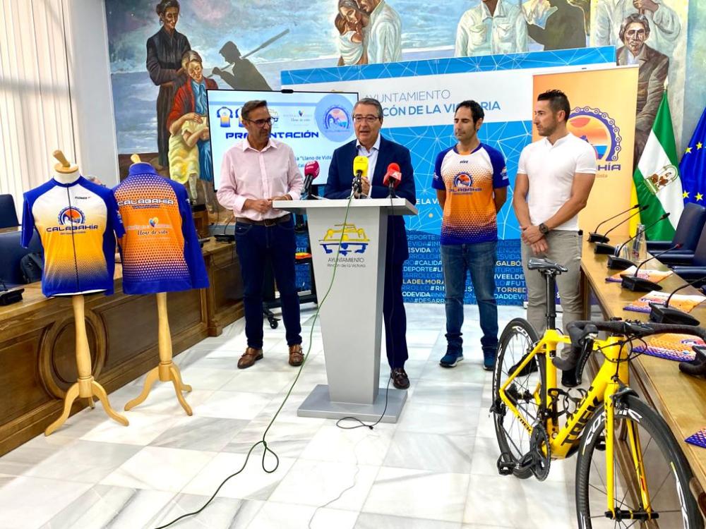 Imagen Rincón de la Victoria presenta el nuevo Club Deportivo Calabahía y la prueba ciclista I Clásica `Lleno de Vida´ con 74 km de recorrido por la Axarquía