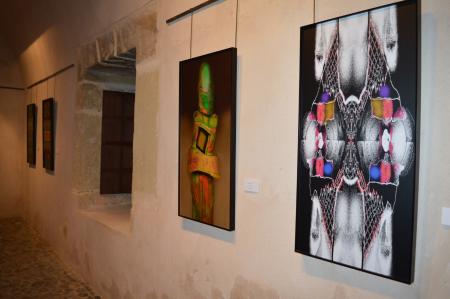 Exposición de Pepe Bornoy `Ornamentos´ en Casa Fuerte Bezmiliana de Rincón de la Victoria