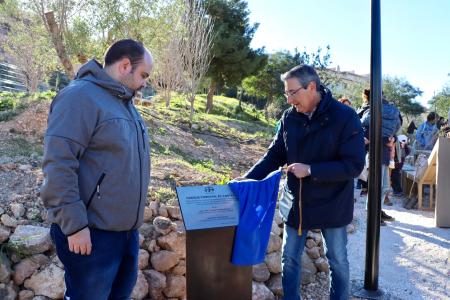 Rincón de la Victoria abre el nuevo Parque Forestal El Cantal con una gran plantación