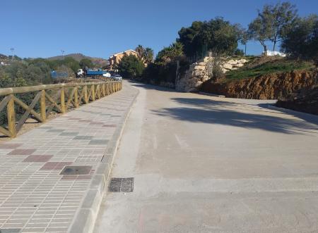 El Ayuntamiento de Rincón de la Victoria finaliza las mejoras de infraestructuras de un tramo de la calle Alborán