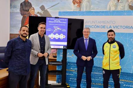 Rincón de la Victoria acoge el III Torneo de Fútbol Sala `Creador de Personas´ de la Diputación de Málaga en el que competirán diez equipos de la provincia