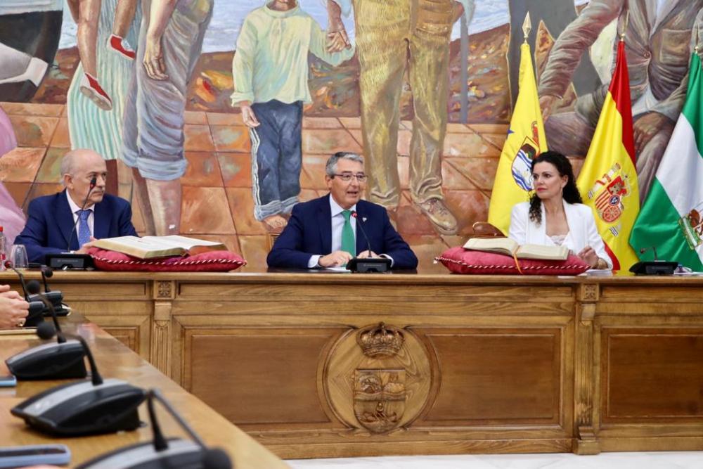 Imagen 74 nuevos funcionarios toman posesión en el Ayuntamiento de Rincón de la Victoria