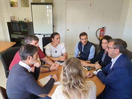 El Ayuntamiento de Rincón de la Victoria establece un marco de colaboración con el grupo Carrefour para favorecer la inserción de las personas desempleadas del municipio