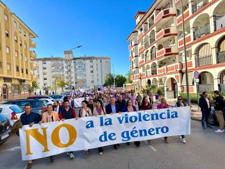 Rincón de la Victoria se une en una marcha pacífica para reivindicar la lucha contra la Violencia de Género