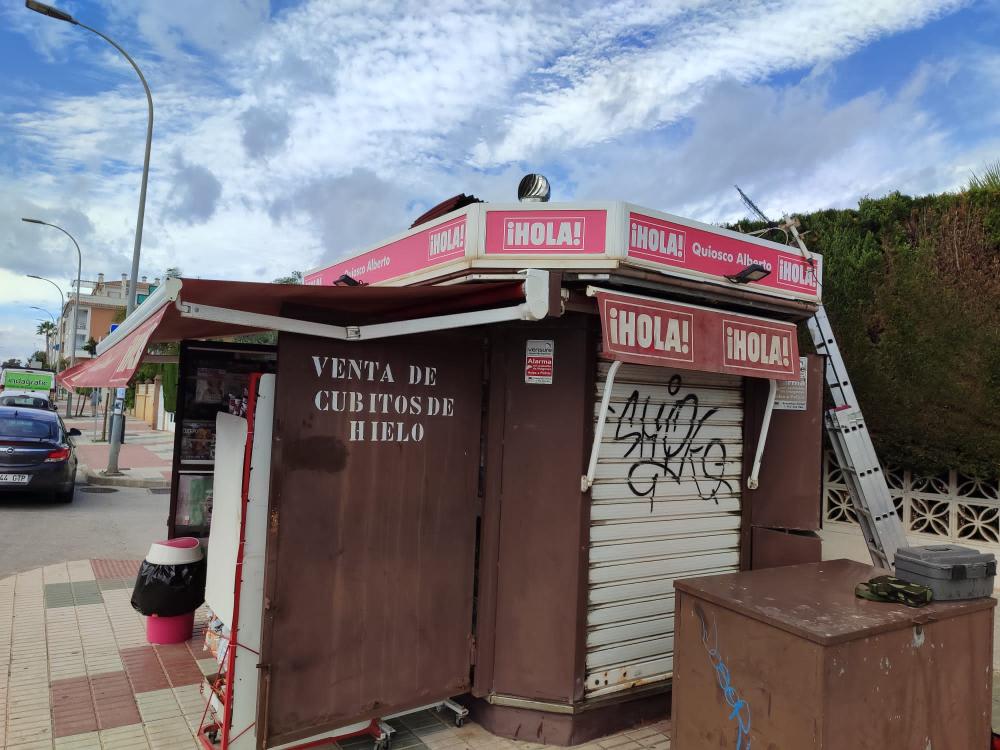 Imagen El Ayuntamiento de Rincón de la Victoria pone en marcha las obras de rehabilitación de los quioscos fijos con los que implementará la modernización y homogeneización de su imagen