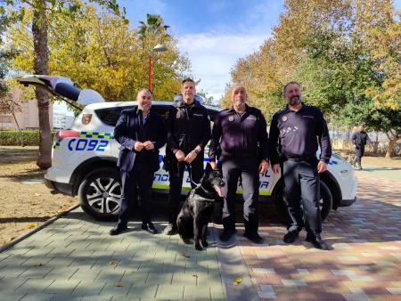 Rincón de la Victoria acoge una jornada de entrenamiento de perros detectores de sustancias estupefacientes con unidades caninas de policías locales a nivel andaluz