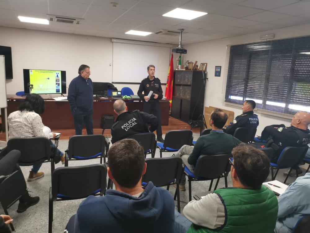 Imagen El Ayuntamiento de Rincón de la Victoria imparte una jornada de formación para agentes de la Policía Local sobre contaminación acústica
